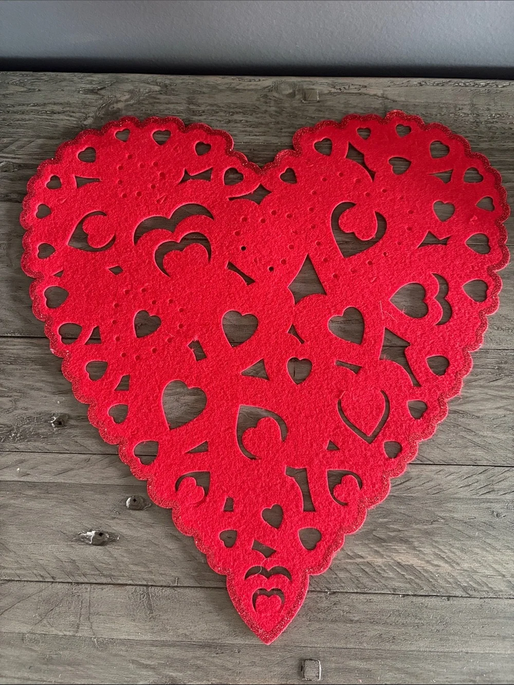 Heart-Shaped Felt Table Décor Set - Pink & Red
